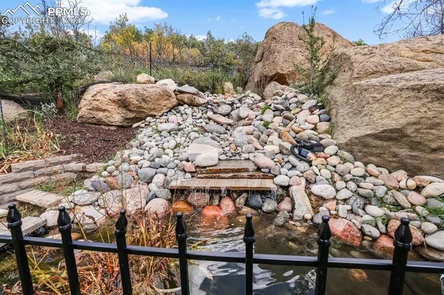 a view of a large yard