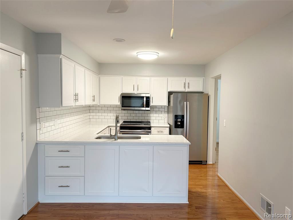591 Tennyson Rochester Hills, MI 48307 - Photo 6 of 20