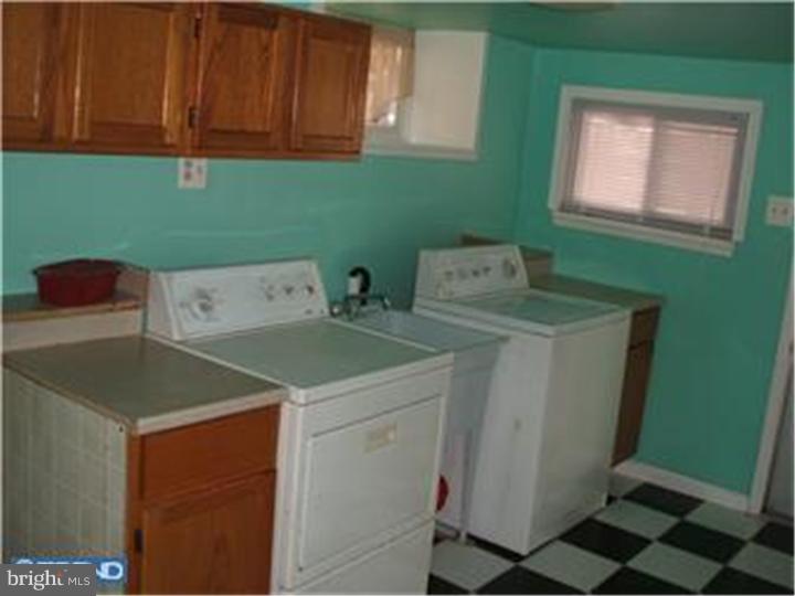 4031 Lasher Road Drexel Hill, PA 19026 - Photo 18 of 21 Laundry Room