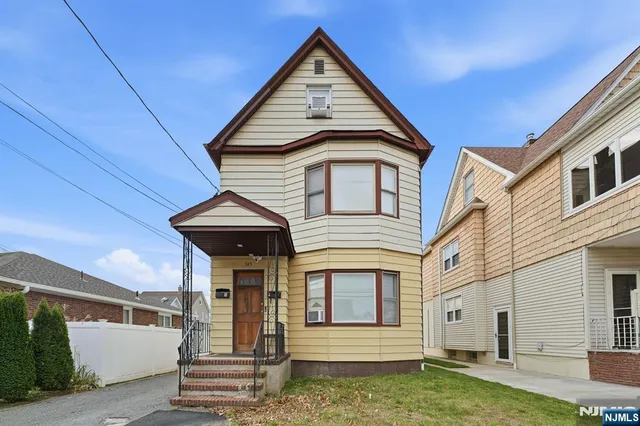 $847,000 | 345 2nd Street, Saddle Brook, NJ 07663