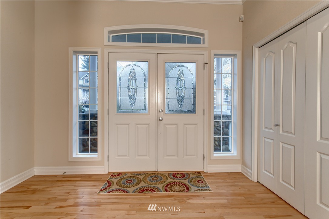 4118 Northeast 27th Place Renton, WA 98059 - Photo 2 of 22 Gallery Image 2