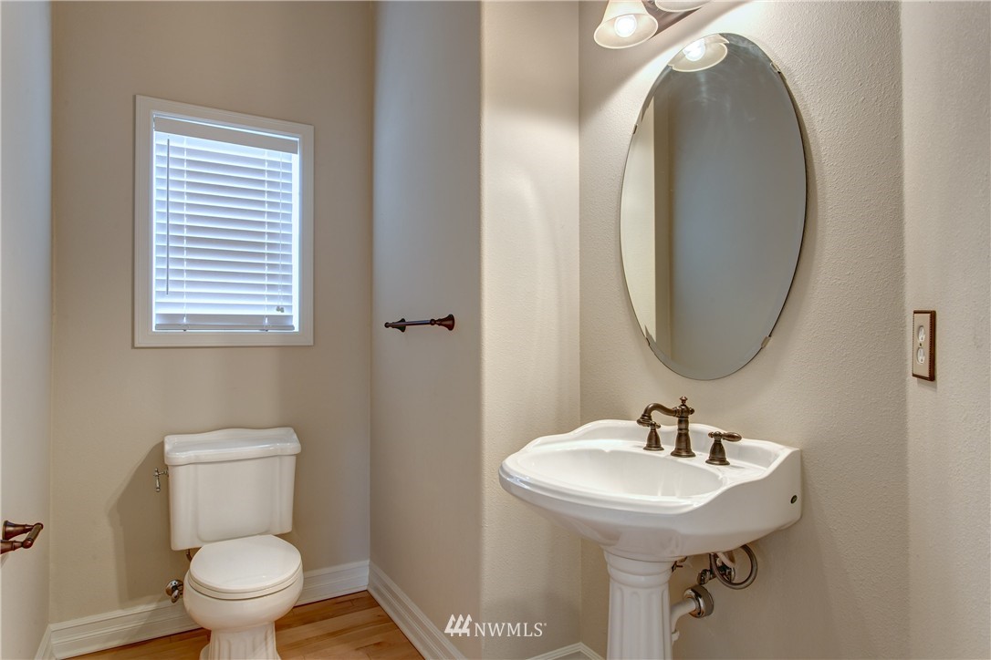 4118 Northeast 27th Place Renton, WA 98059 - Photo 12 of 22 Gallery Image 12