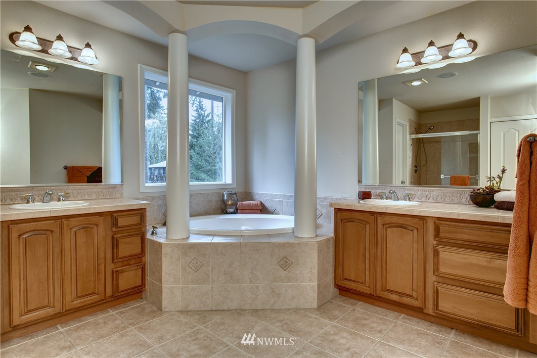 4118 Northeast 27th Place Renton, WA 98059 - Photo 16 of 22 Gallery Image 16