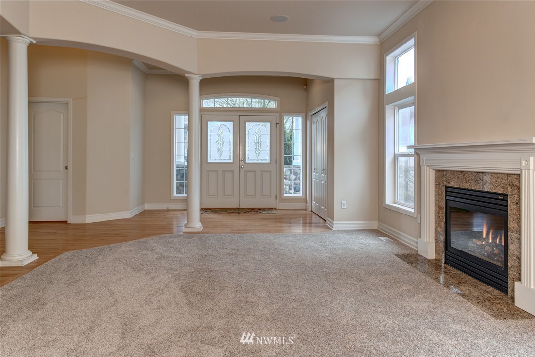 4118 Northeast 27th Place Renton, WA 98059 - Photo 3 of 22 Gallery Image 3