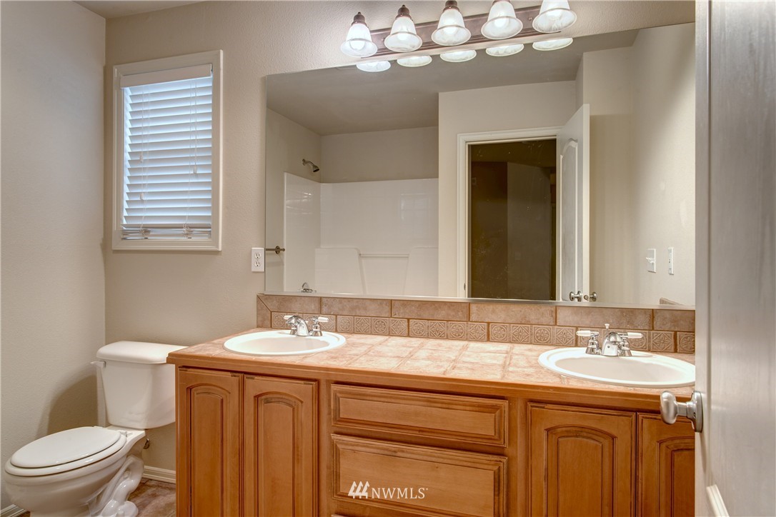 4118 Northeast 27th Place Renton, WA 98059 - Photo 21 of 22 Gallery Image 21
