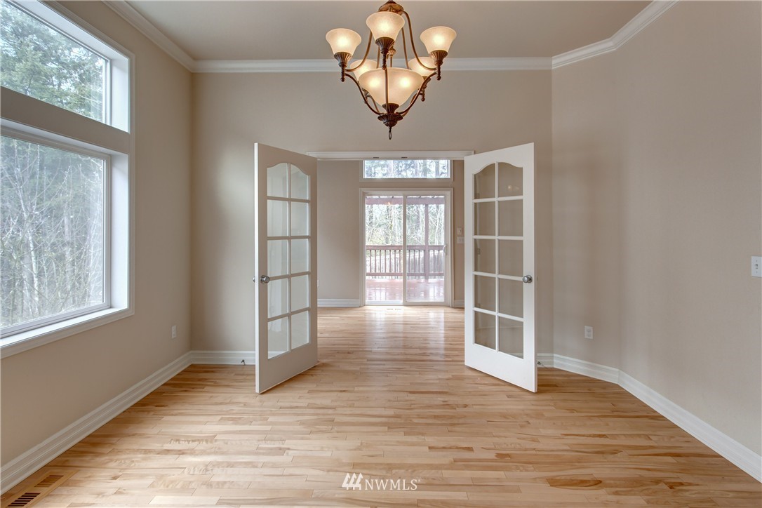 4118 Northeast 27th Place Renton, WA 98059 - Photo 6 of 22 Gallery Image 6
