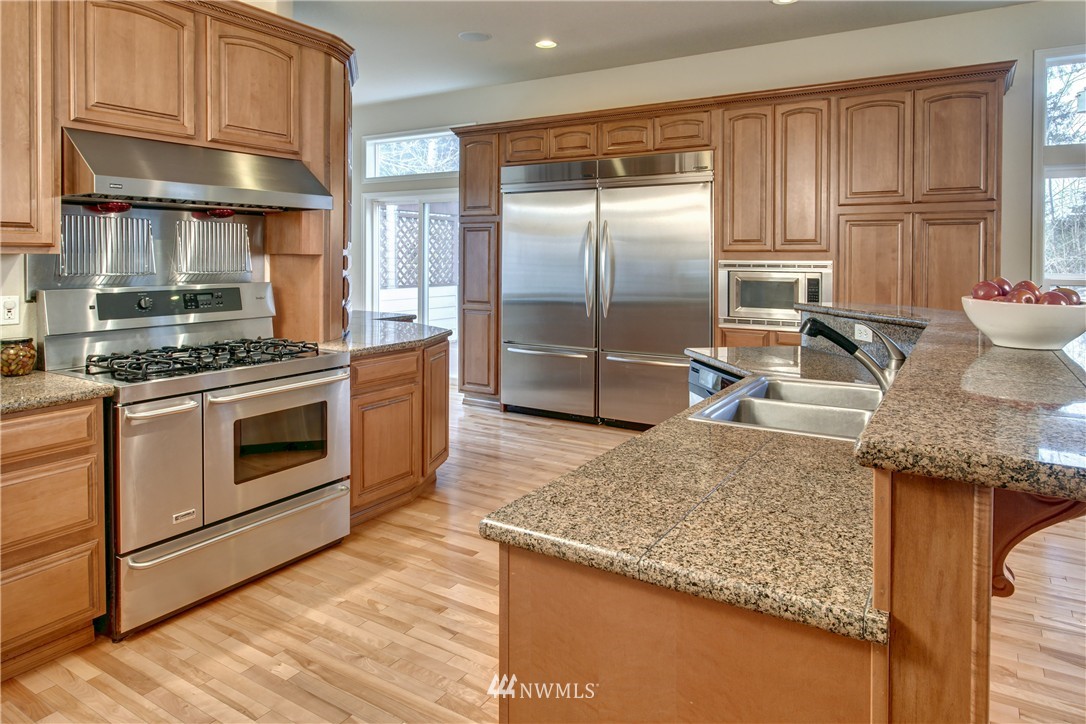 4118 Northeast 27th Place Renton, WA 98059 - Photo 7 of 22 Gallery Image 7