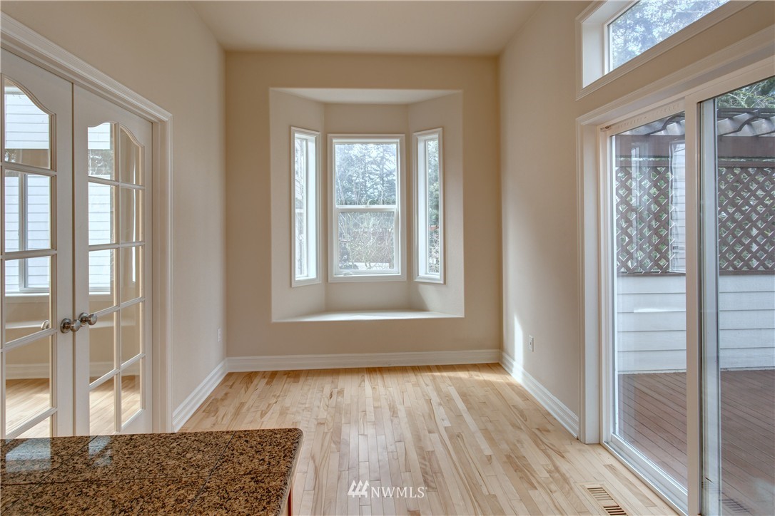 4118 Northeast 27th Place Renton, WA 98059 - Photo 9 of 22 Gallery Image 9