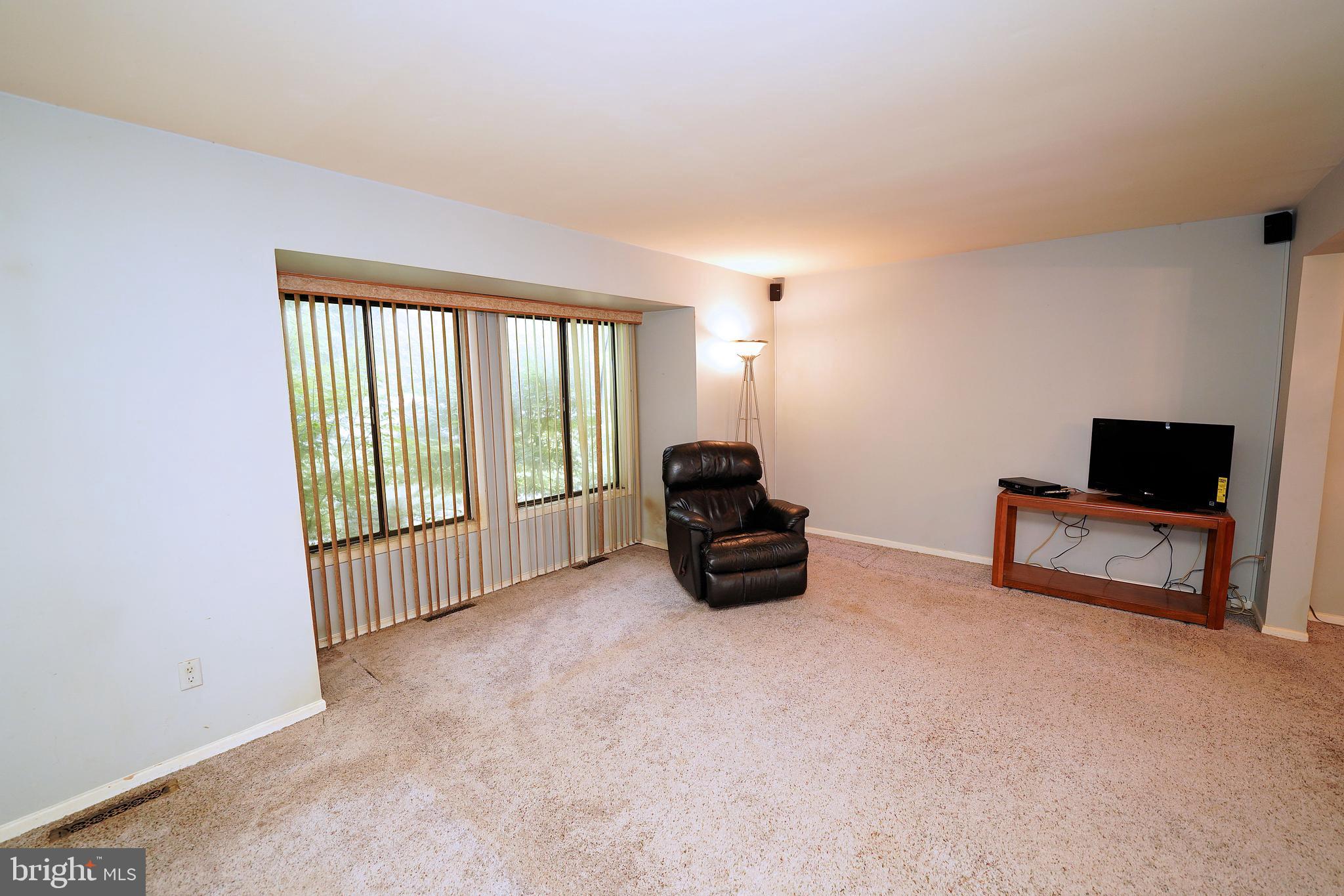 447 Probasco Road East Windsor, NJ 08520 - Photo 5 of 39