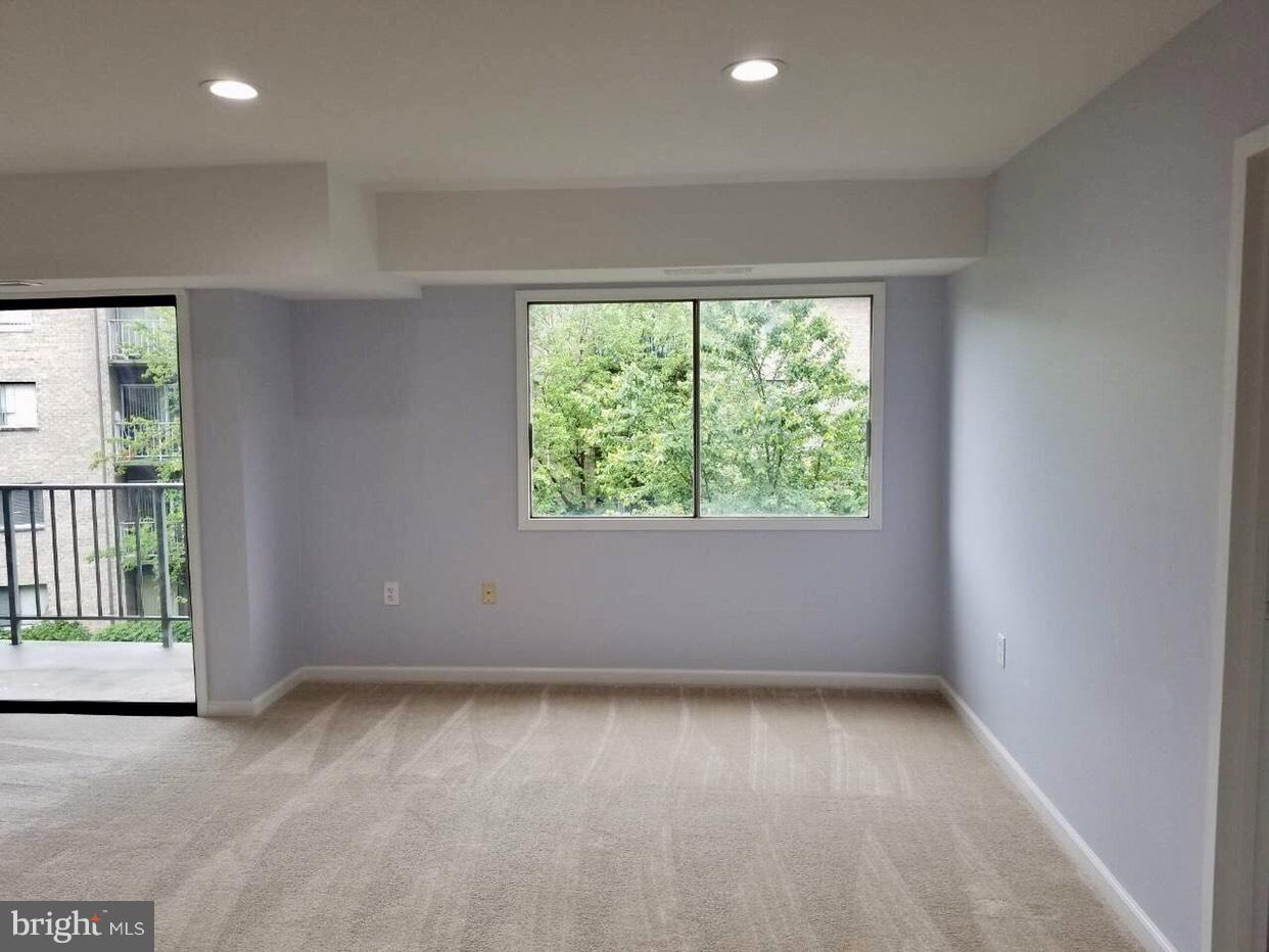 3822 Bel Pre Road, Unit 993 Silver Spring, MD 20906 - Photo 2 of 20 Living Room