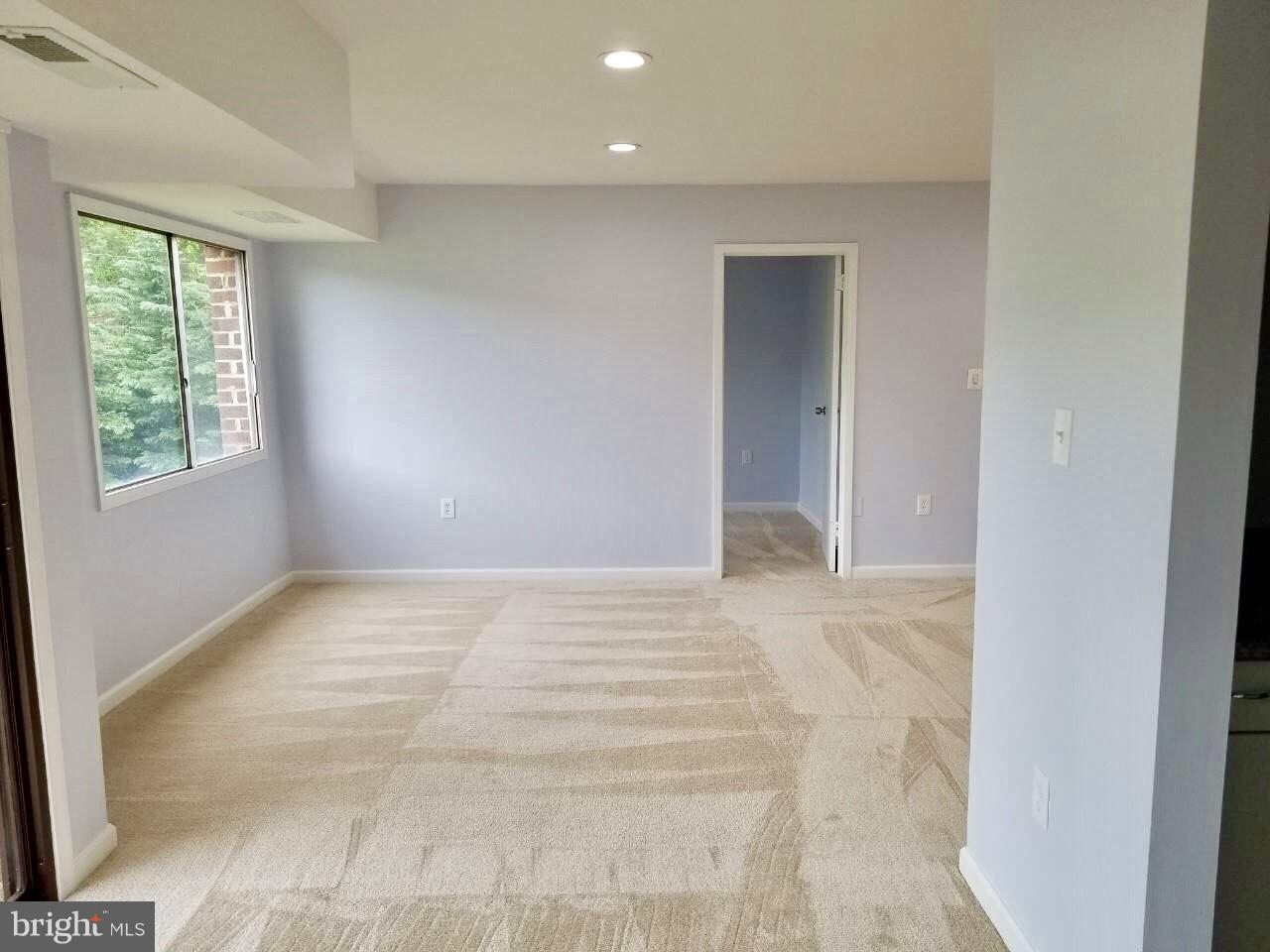 3822 Bel Pre Road, Unit 993 Silver Spring, MD 20906 - Photo 3 of 20 Living Room