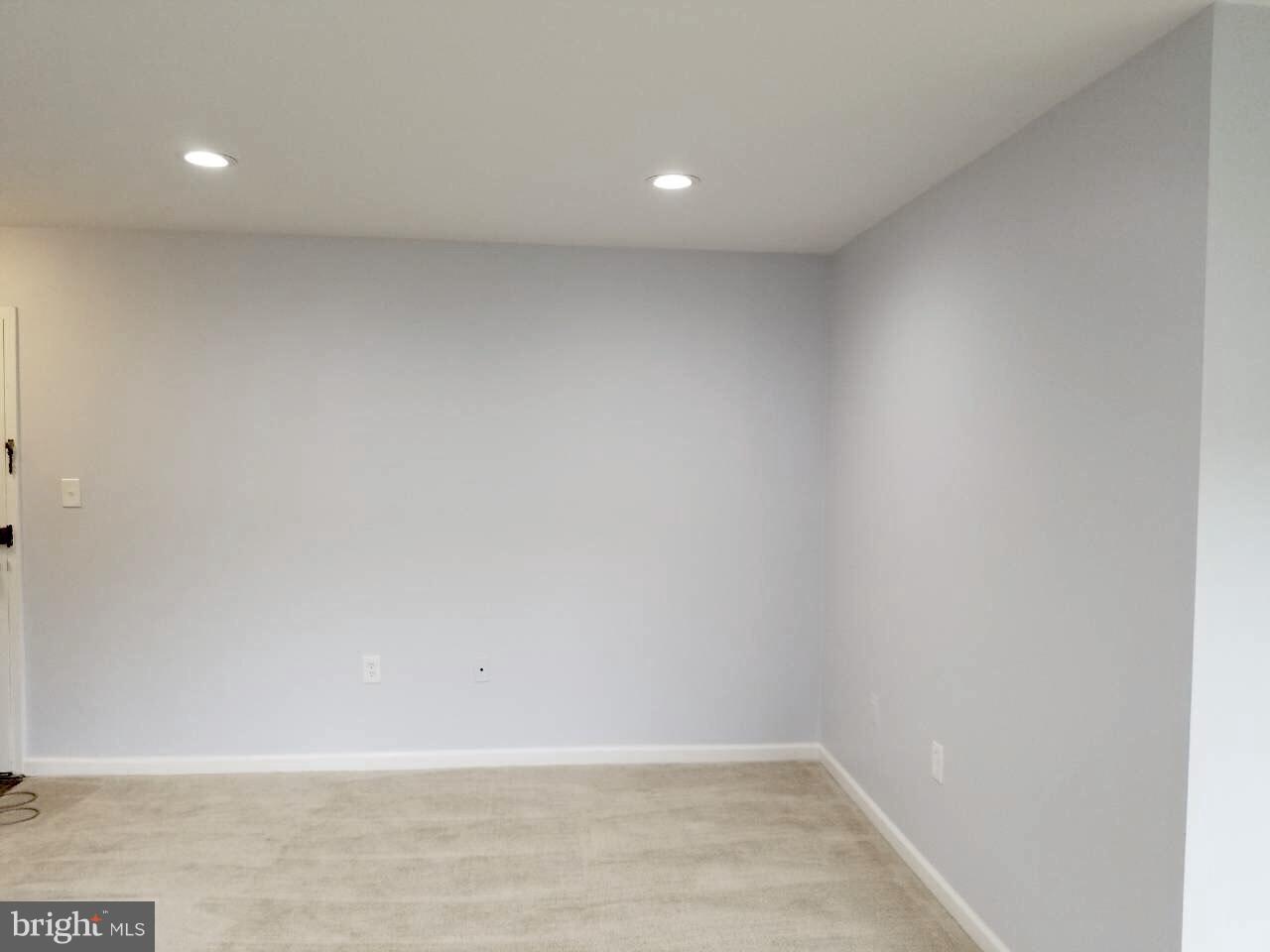 3822 Bel Pre Road, Unit 993 Silver Spring, MD 20906 - Photo 4 of 20 Living Room
