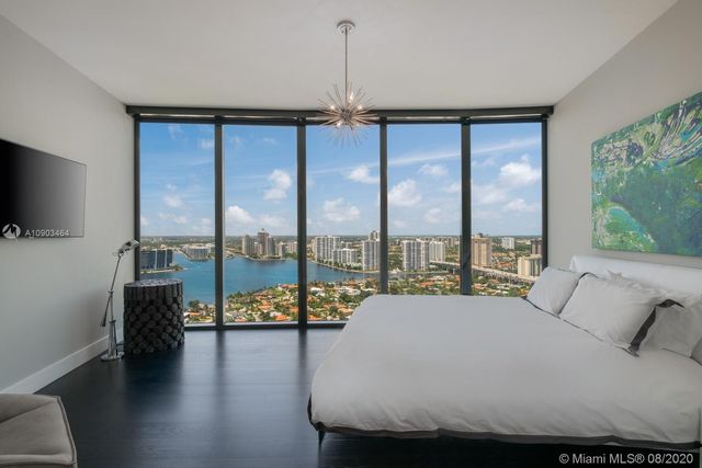 $4,900,000 | 18555 Collins Avenue, Unit 3203, Sunny Isles Beach, FL 33160