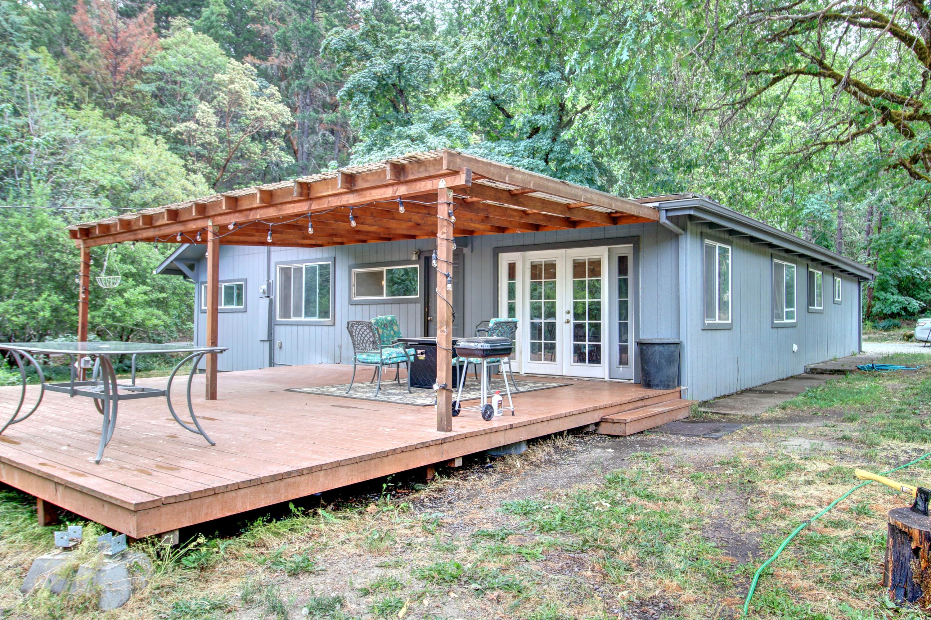 3479 Kane Creek Road Central Point, OR 97502 - Photo 28 of 37 34