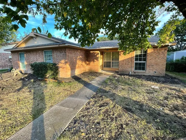 $1,795 | 738 East Oates Road, Garland, TX 75043