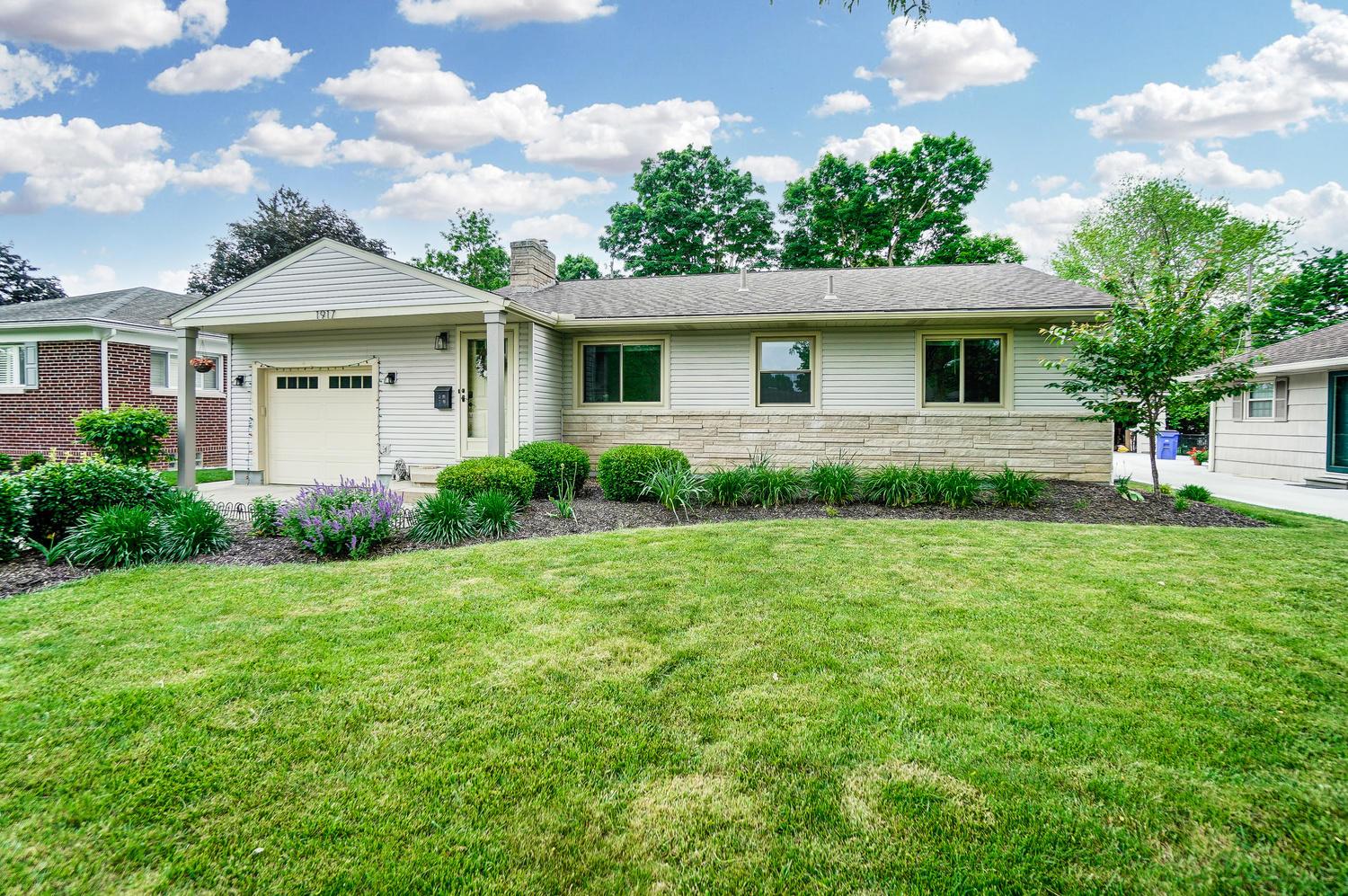 1917 Ridgecliff Road Columbus, OH 43221 - Photo 3 of 39