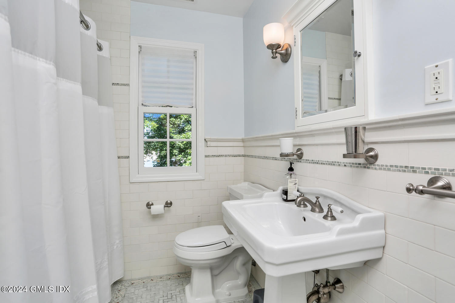 24 Juniper Lane Riverside, CT 06878 - Photo 21 of 35 24 Juniper Ln Riverside CT-large-027-006