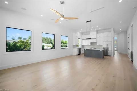 $1,899,000 | 786 107th Avenue North, Naples, FL 34108