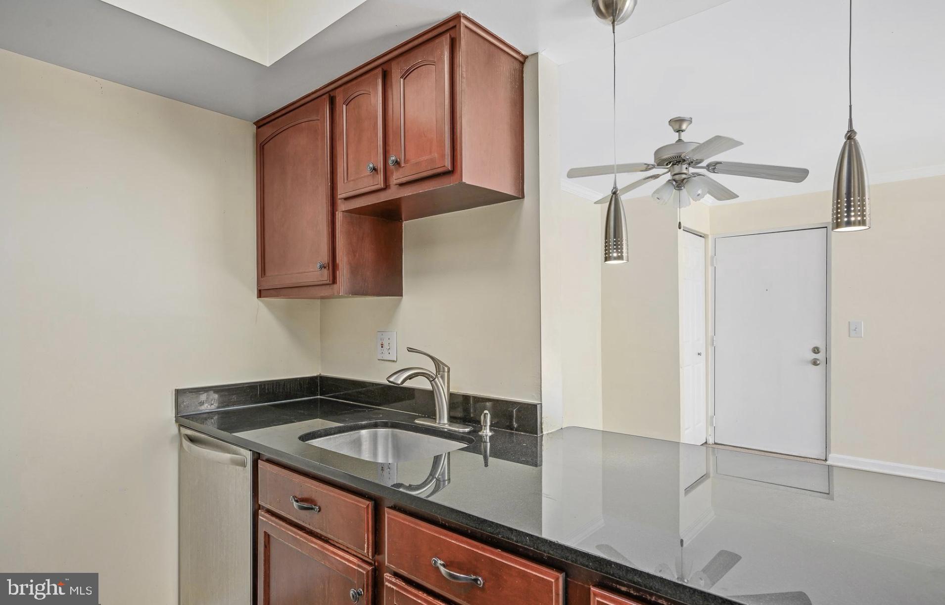 14807 Rydell Road, Unit 103 Centreville, VA 20121 - Photo 4 of 15