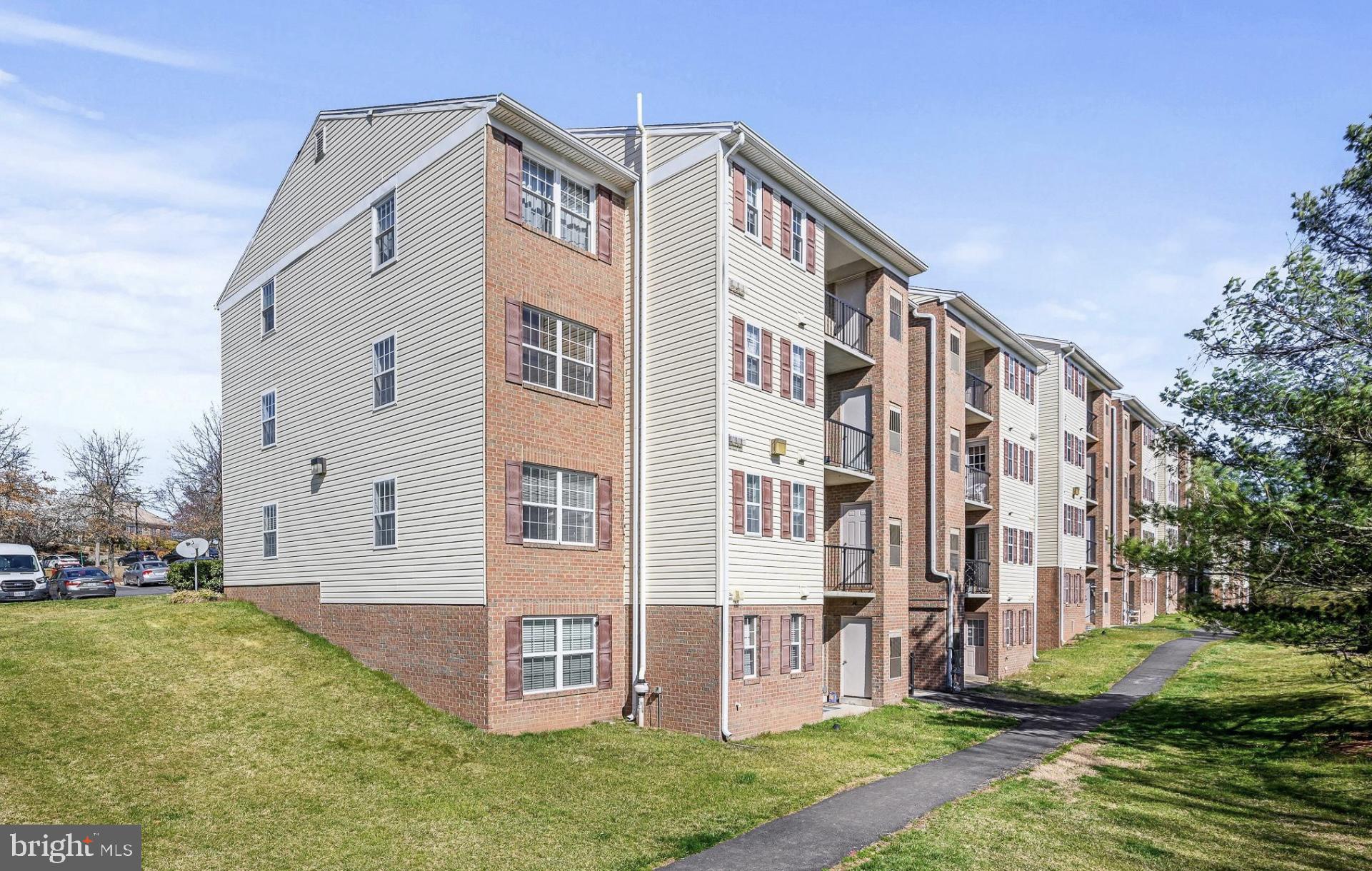 14807 Rydell Road, Unit 103 Centreville, VA 20121 - Photo 8 of 15