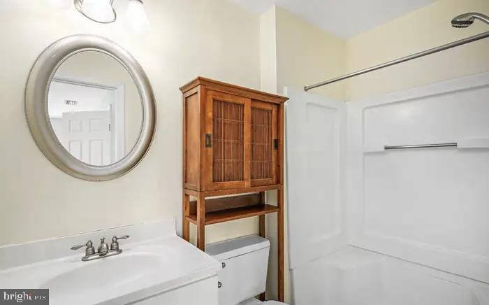 14807 Rydell Road, Unit 103 Centreville, VA 20121 - Photo 10 of 15