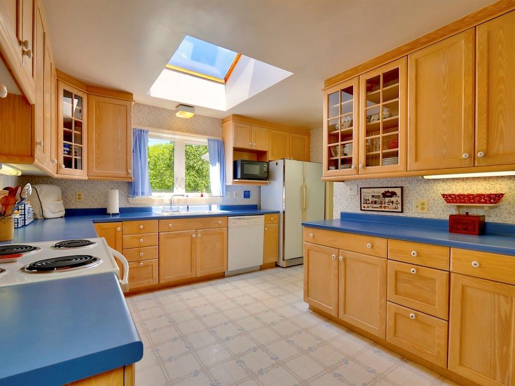 59 Molyneaux Road Camden, ME 04843 - Photo 6 of 31 Kitchen renovated in 1992