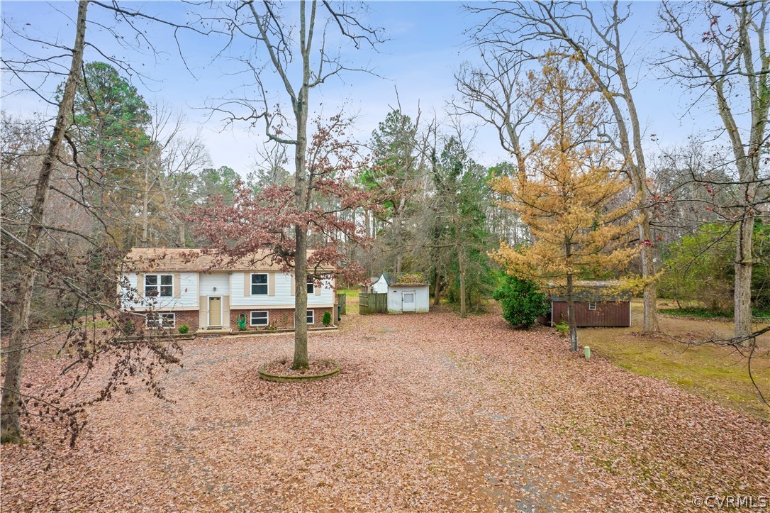 4201 Wistar Road Henrico, VA 23228 - Photo 7 of 30 a view of a yard with a tree