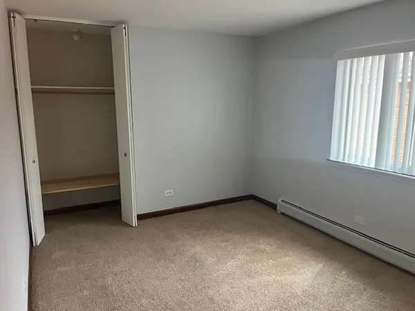 $1,800 | 9240 Seymour Avenue, Unit 2E, Schiller Park, IL 60176