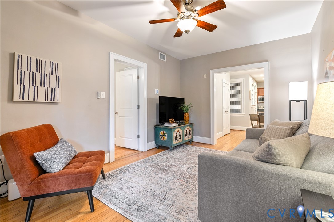 601 Roseneath Road, Unit U1 Richmond, VA 23221 - Photo 8 of 36 Living area with wood-finish flooring, light-toned