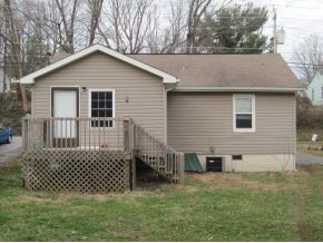 1229 Indian Ridge Road Johnson City, TN 37604 - Photo 5 of 10 Photo 5