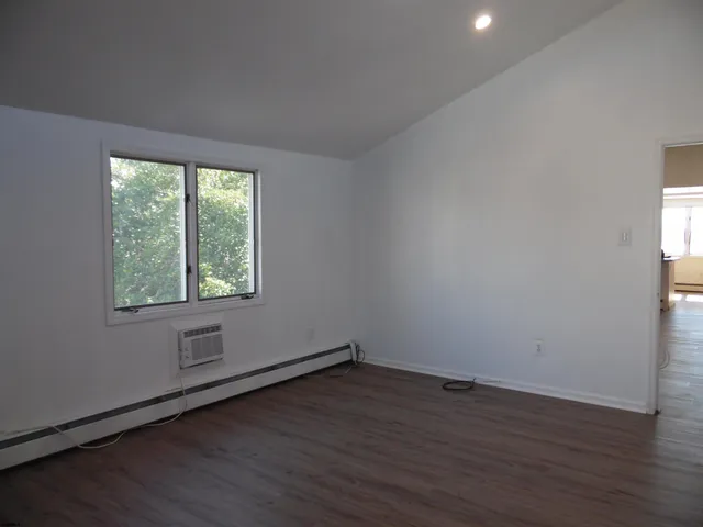 $2,000 | 338 North Harrisburg Avenue, Unit 2, Atlantic City, NJ 08401