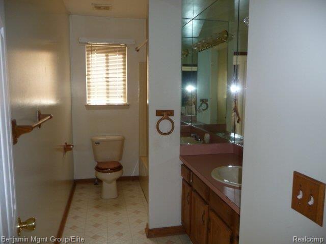 4673 Siebert Road Waterford, MI 48328 - Photo 5 of 8 full bath