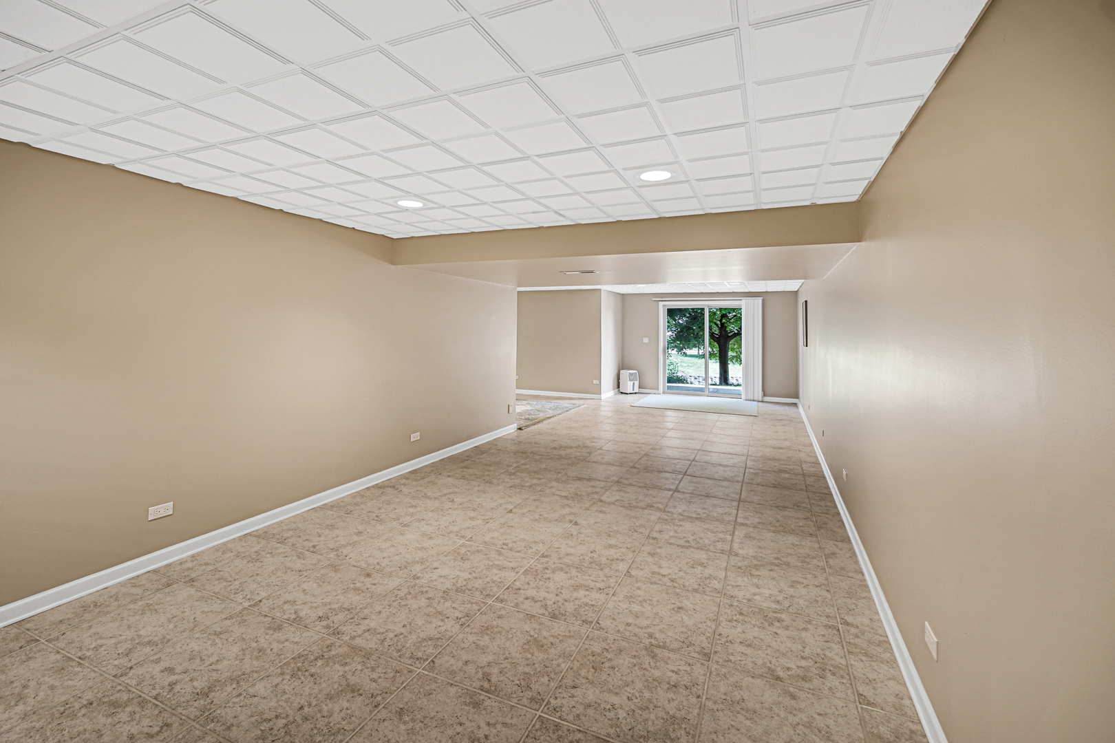 726 St Johns Place Addison, IL 60101 - Photo 29 of 39 an empty room with windows