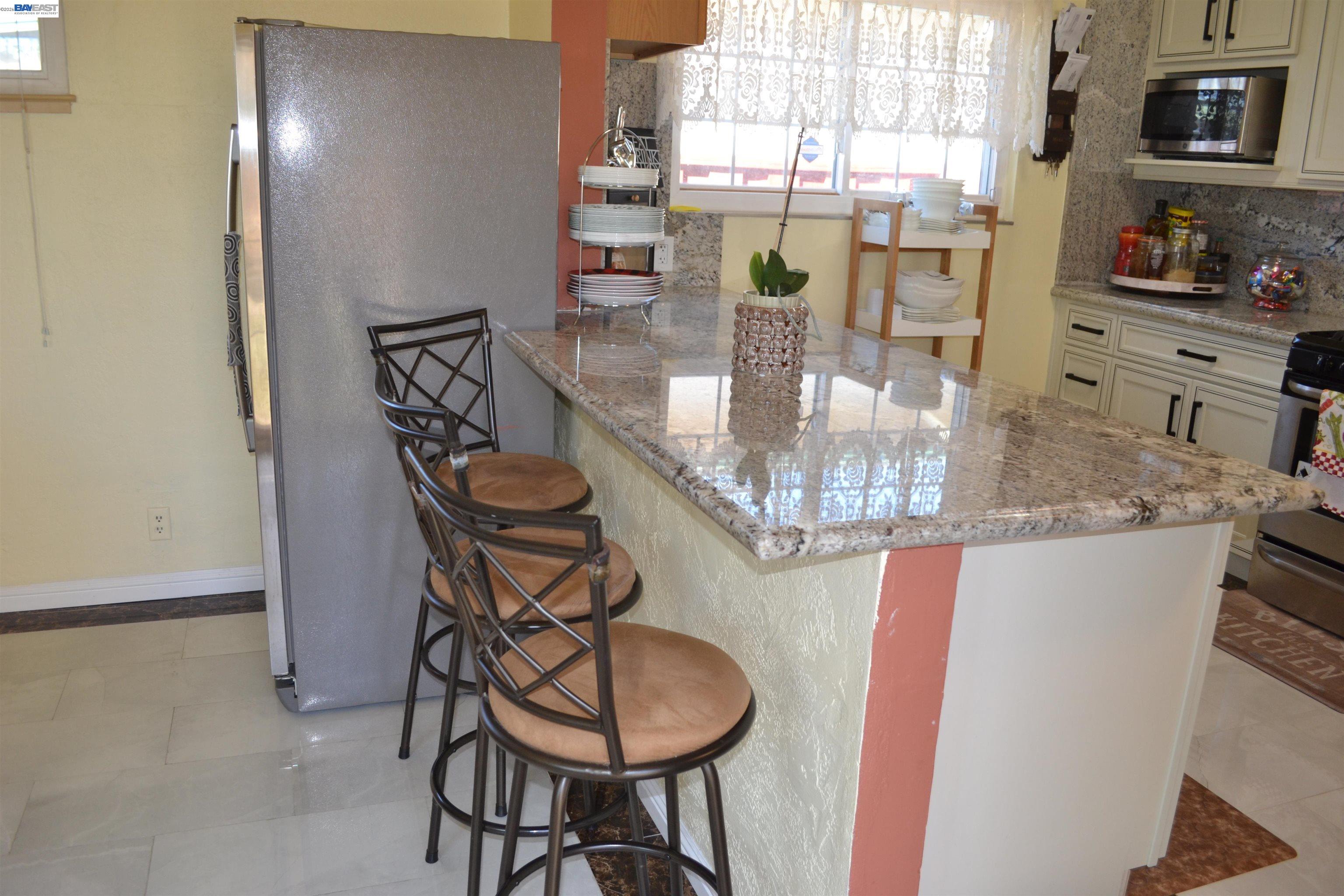 27093 Lemay Way Hayward, CA 94544 - Photo 12 of 59