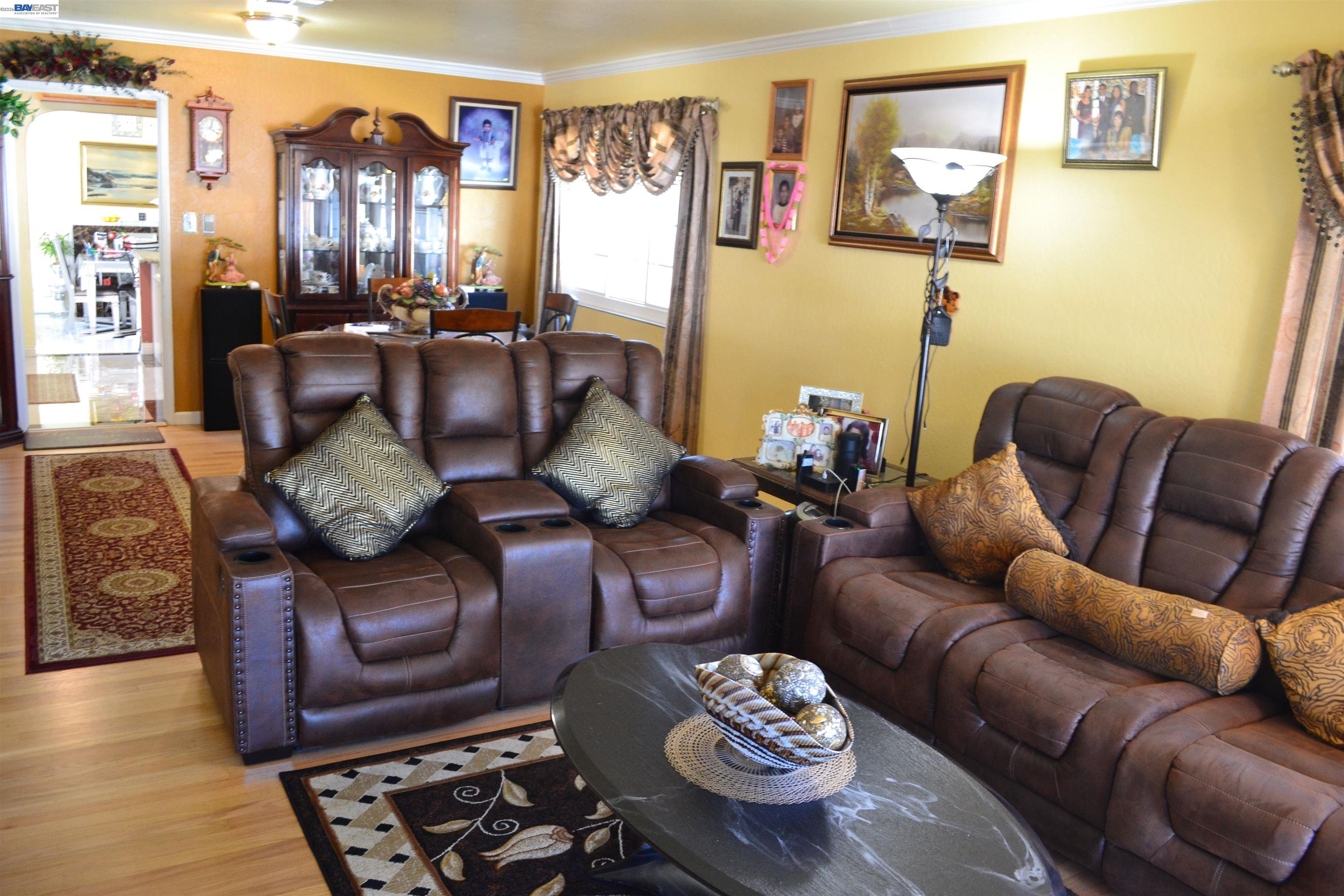 27093 Lemay Way Hayward, CA 94544 - Photo 3 of 59