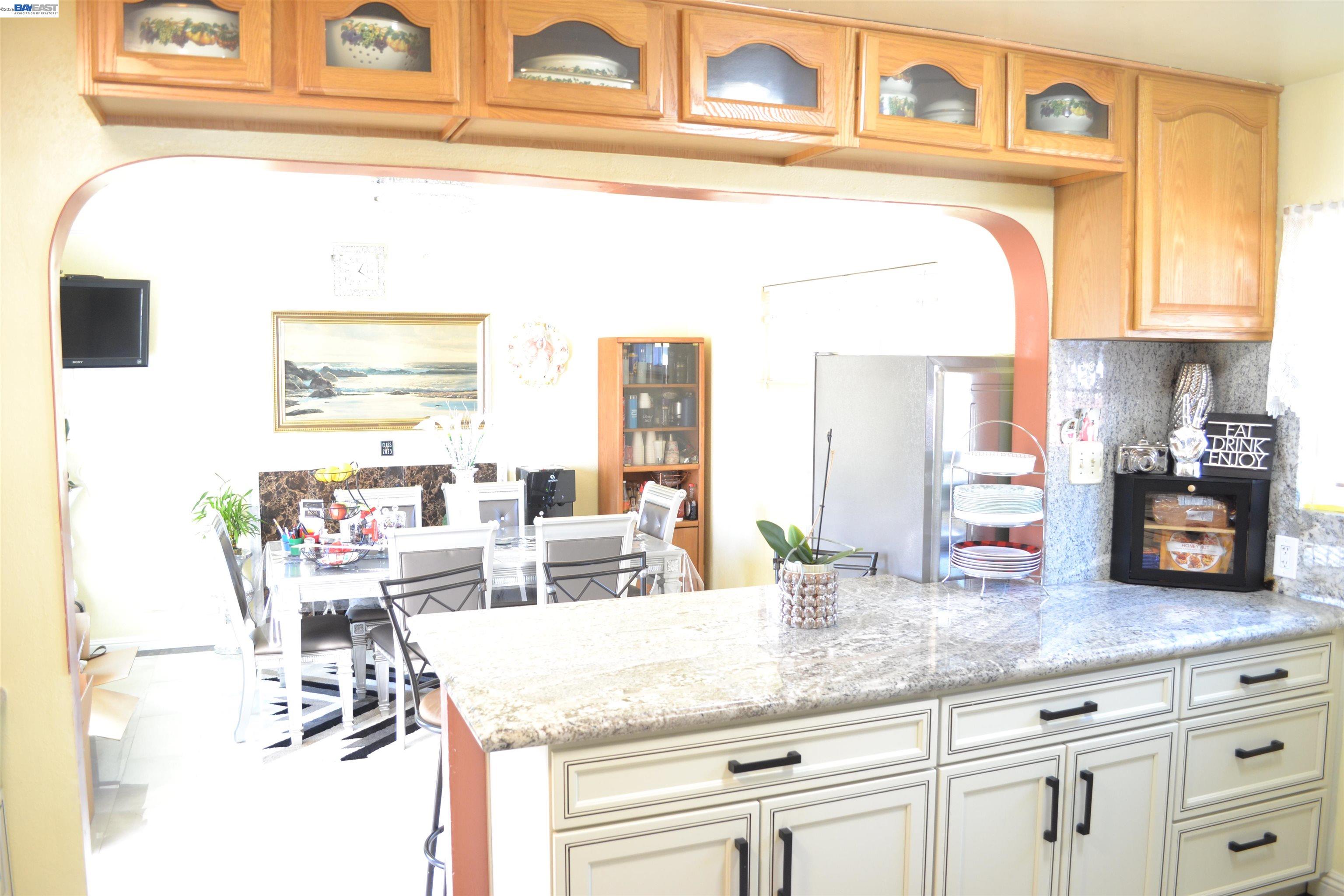 27093 Lemay Way Hayward, CA 94544 - Photo 7 of 59