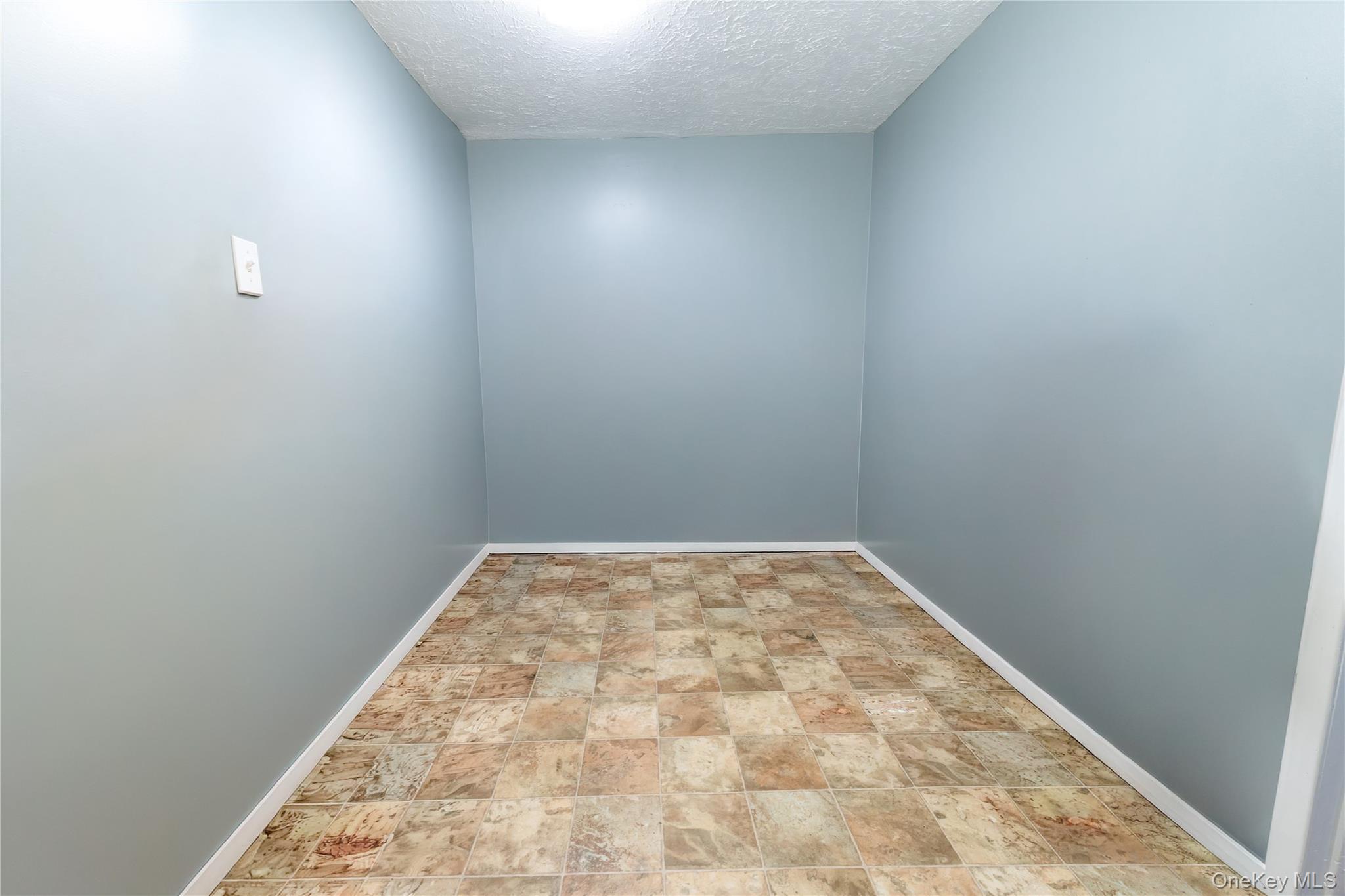 678 Front Street, Unit E Hempstead, NY 11550 - Photo 14 of 22