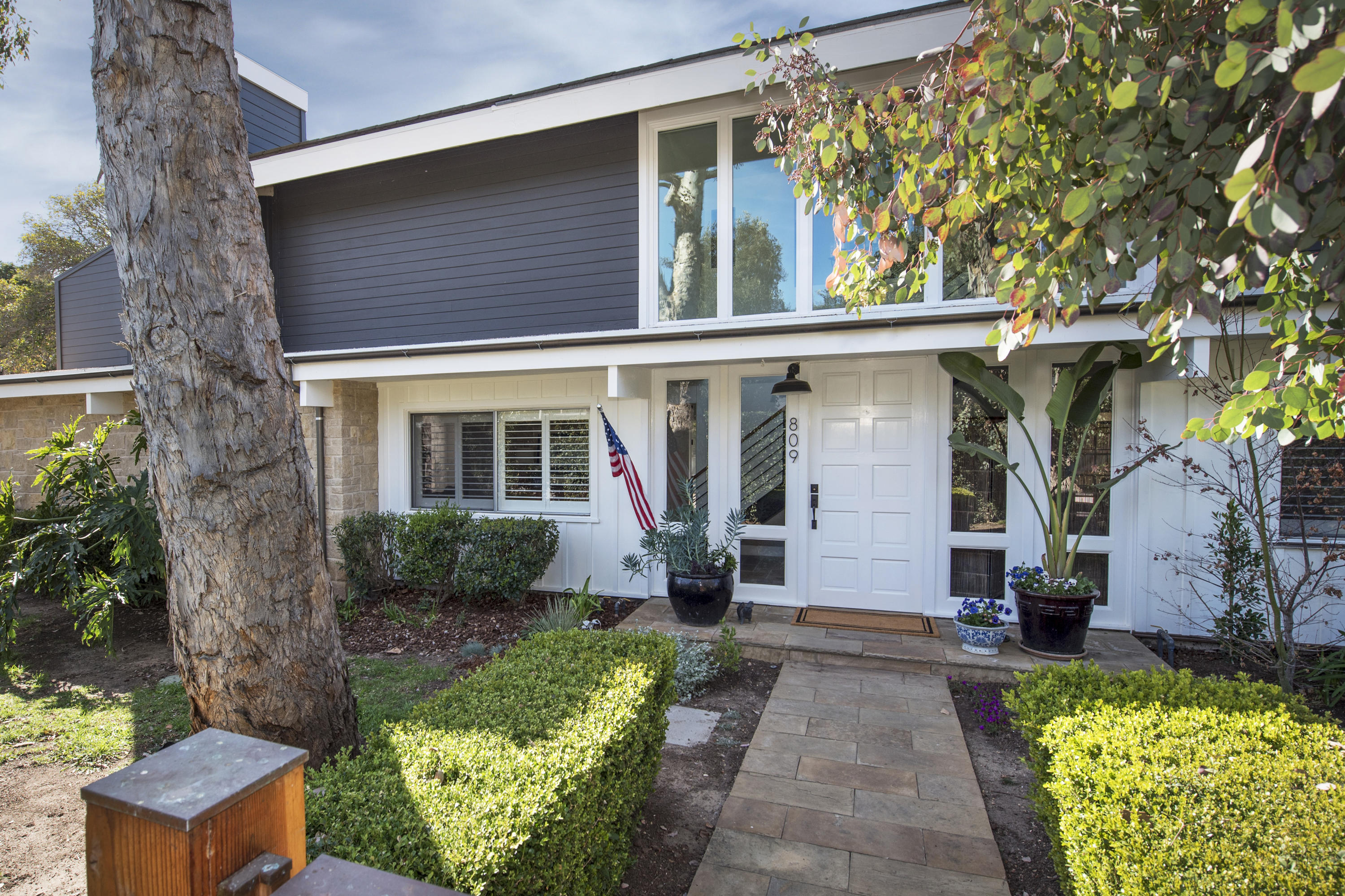 809 Willowglen Road Santa Barbara, CA 93105 - Photo 12 of 49 Front Entry - 809 Willowglen Rd SB 93105