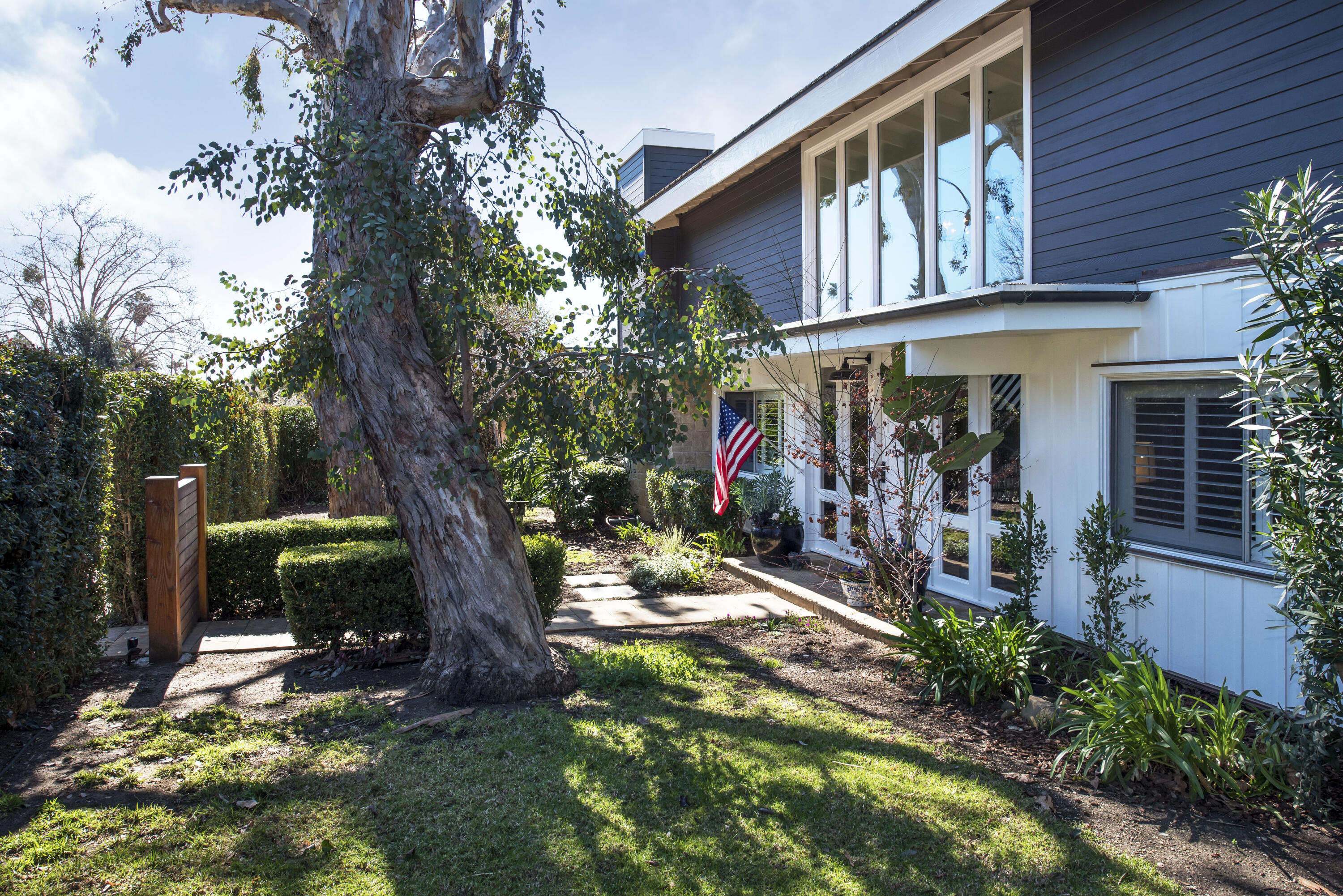 809 Willowglen Road Santa Barbara, CA 93105 - Photo 14 of 49 Front and Entry - 809 Willowglen Rd
