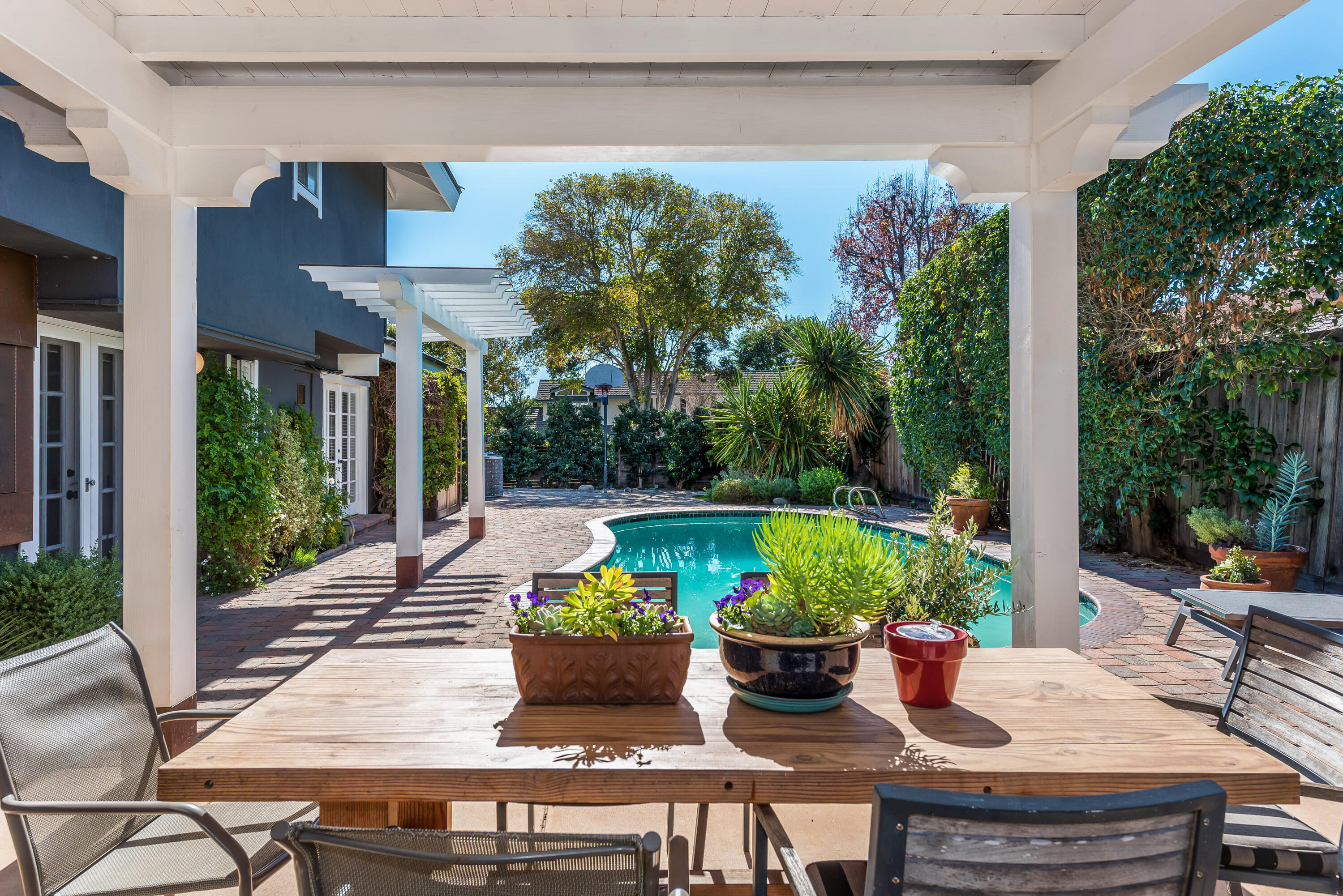 809 Willowglen Road Santa Barbara, CA 93105 - Photo 2 of 49 Pergola - 809 Willowglen Rd SB 93105
