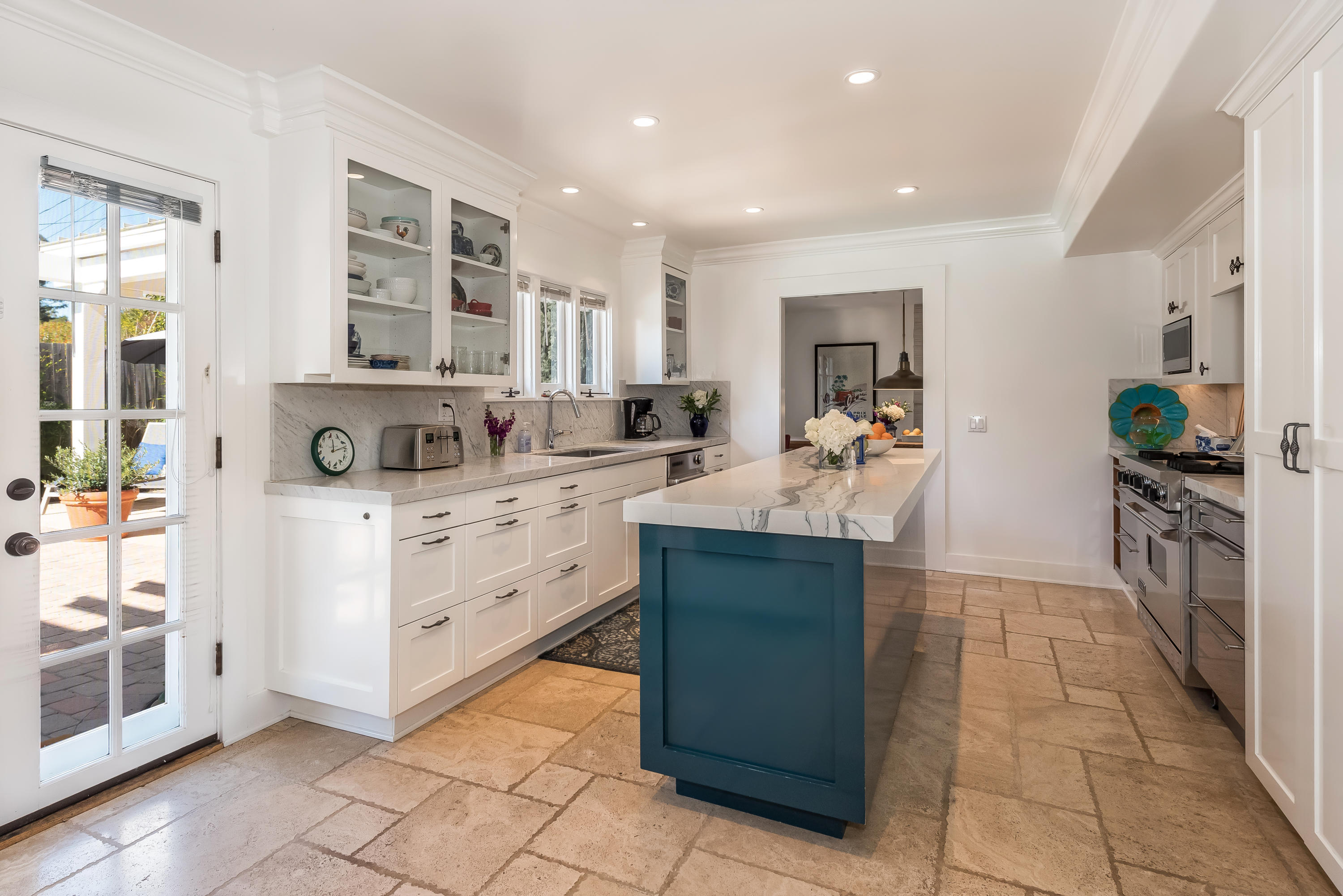 809 Willowglen Road Santa Barbara, CA 93105 - Photo 3 of 49 Kitchen Island - 809 Willowglen Rd