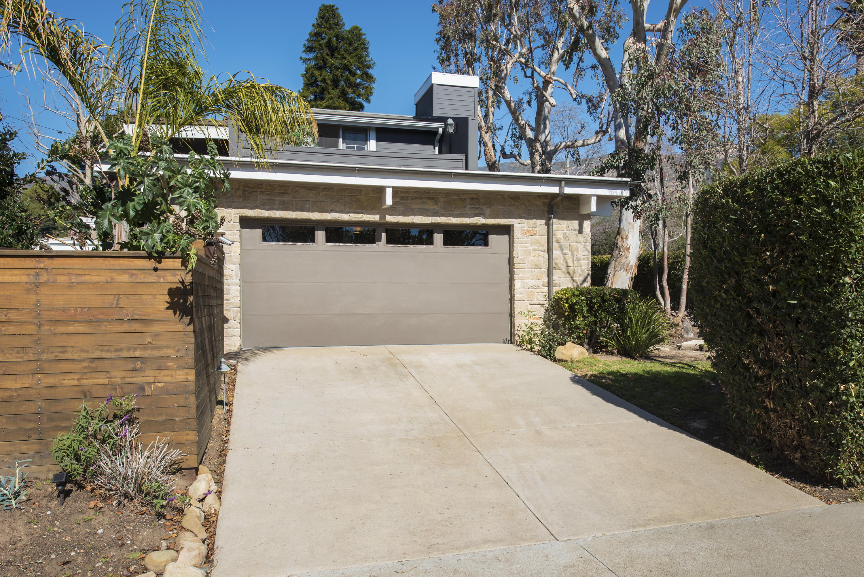 809 Willowglen Road Santa Barbara, CA 93105 - Photo 34 of 49 Garage and Driveway - 809 Willowglen Rd