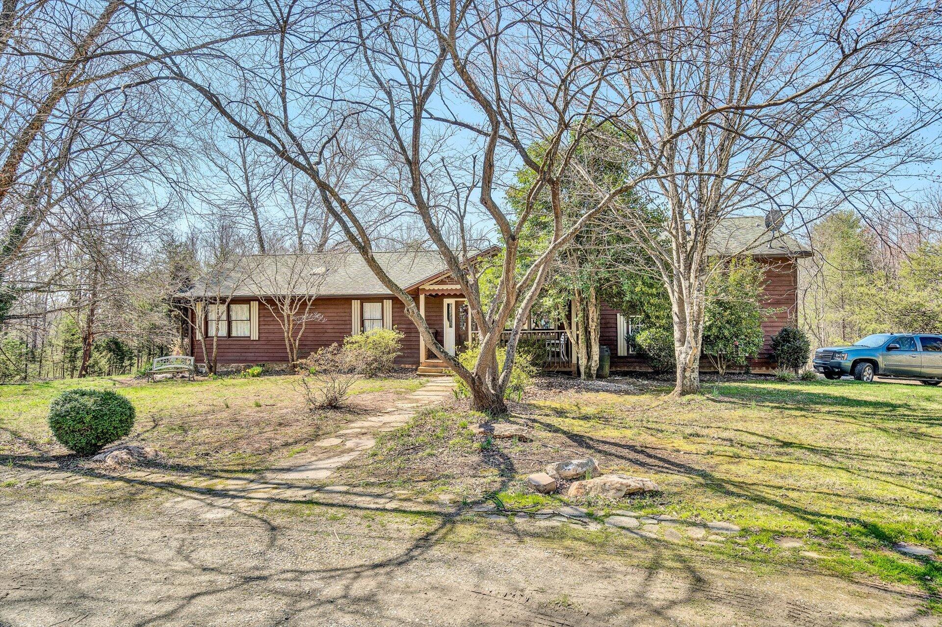 640 Old Ridge Drive Hardy, VA 24101 - Photo 1 of 37 01-031120220052