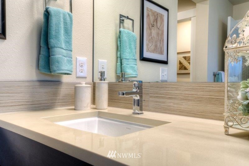 5710 Northeast 7th Court Renton, WA 98059 - Photo 18 of 19