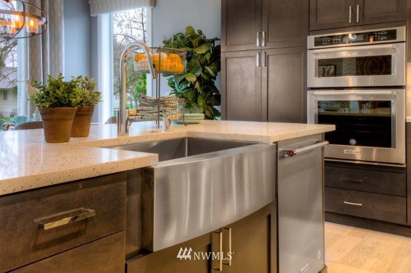 5710 Northeast 7th Court Renton, WA 98059 - Photo 5 of 19