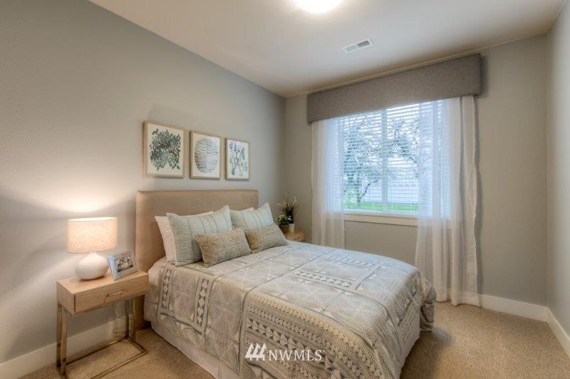 5710 Northeast 7th Court Renton, WA 98059 - Photo 8 of 19