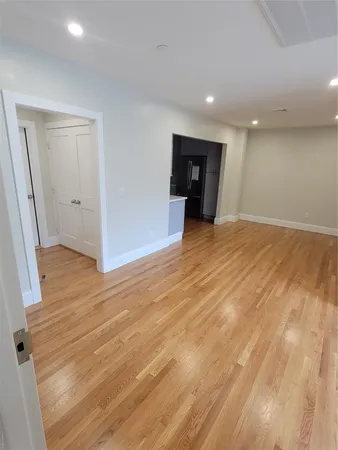 $3,000 | 731 Broadway, Unit 3, Valhalla, NY 10595