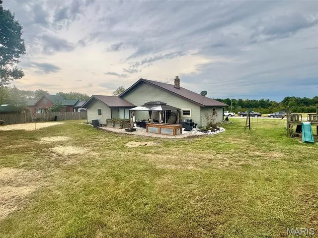 $317,000 | 49374 Laura Drive, Hannibal, MO 63401