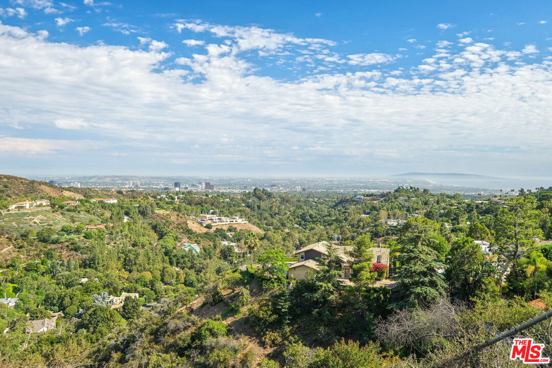 2526 Cordelia Road Los Angeles, CA 90049 - Photo 14 of 35 a view of a bunch of trees