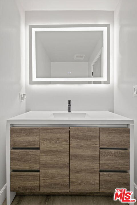 2526 Cordelia Road Los Angeles, CA 90049 - Photo 28 of 35 a close view of closet